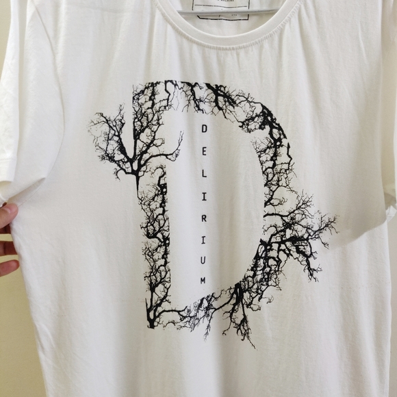 Softest graphic white Tee - Picture 2 of 9